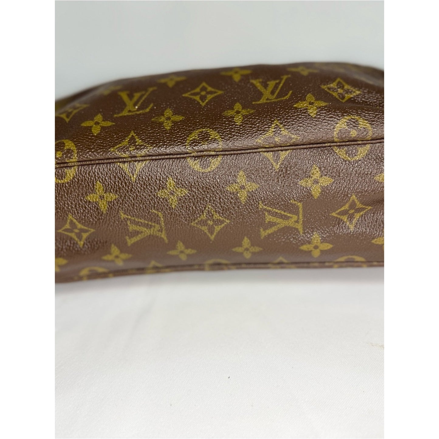 Louis Vuitton Monogram Canvas Toiletry Trousse 28